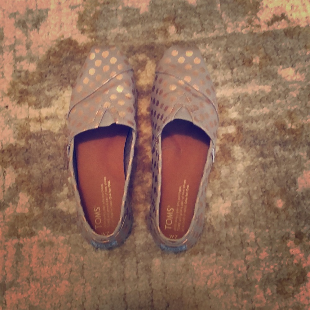 Toms